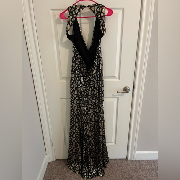 Windsor women’s designer black and gold full length sequin dress/gown - Picture 3 of 9